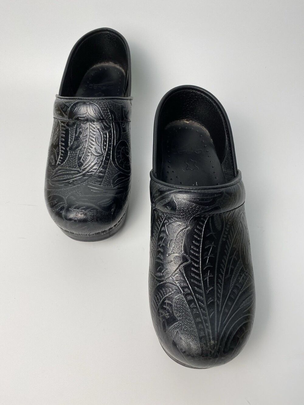 Dansko Patterned Tooled Leather Design Clogs 38 (US 7.5) Black Slip On Shoe